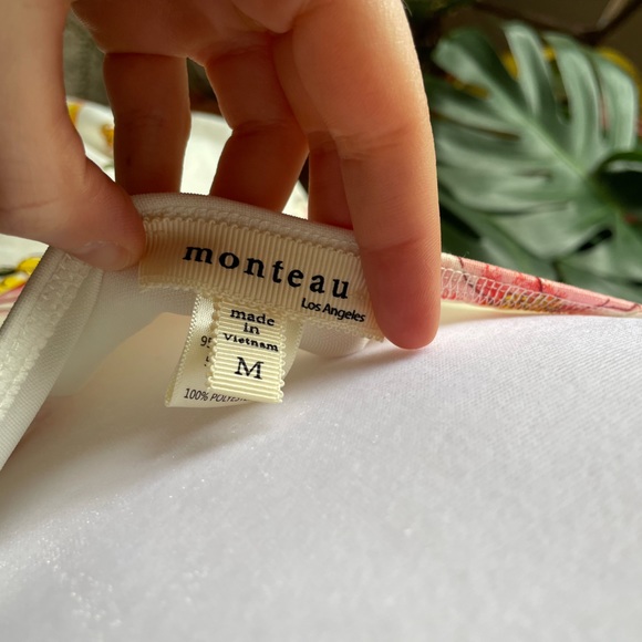 NWOT Spring Floral Dress 🪩 - Picture 2 of 7